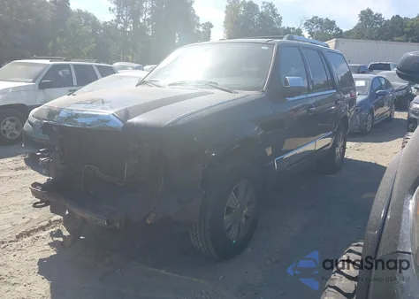 2011 Lincoln Navigator z USA, uszkodzony, nr VIN 5LMJJ2H58BEJ05106